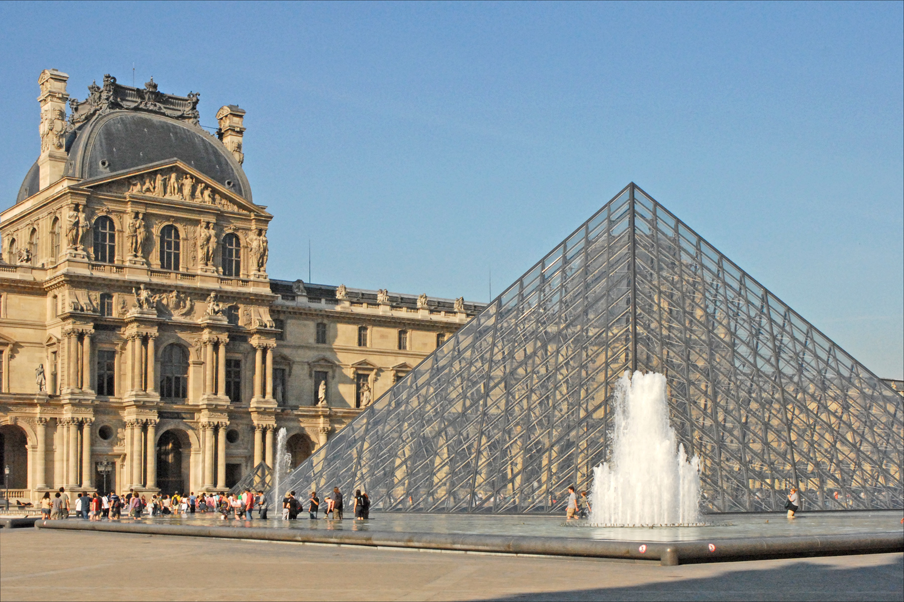 musee louvre hebergement