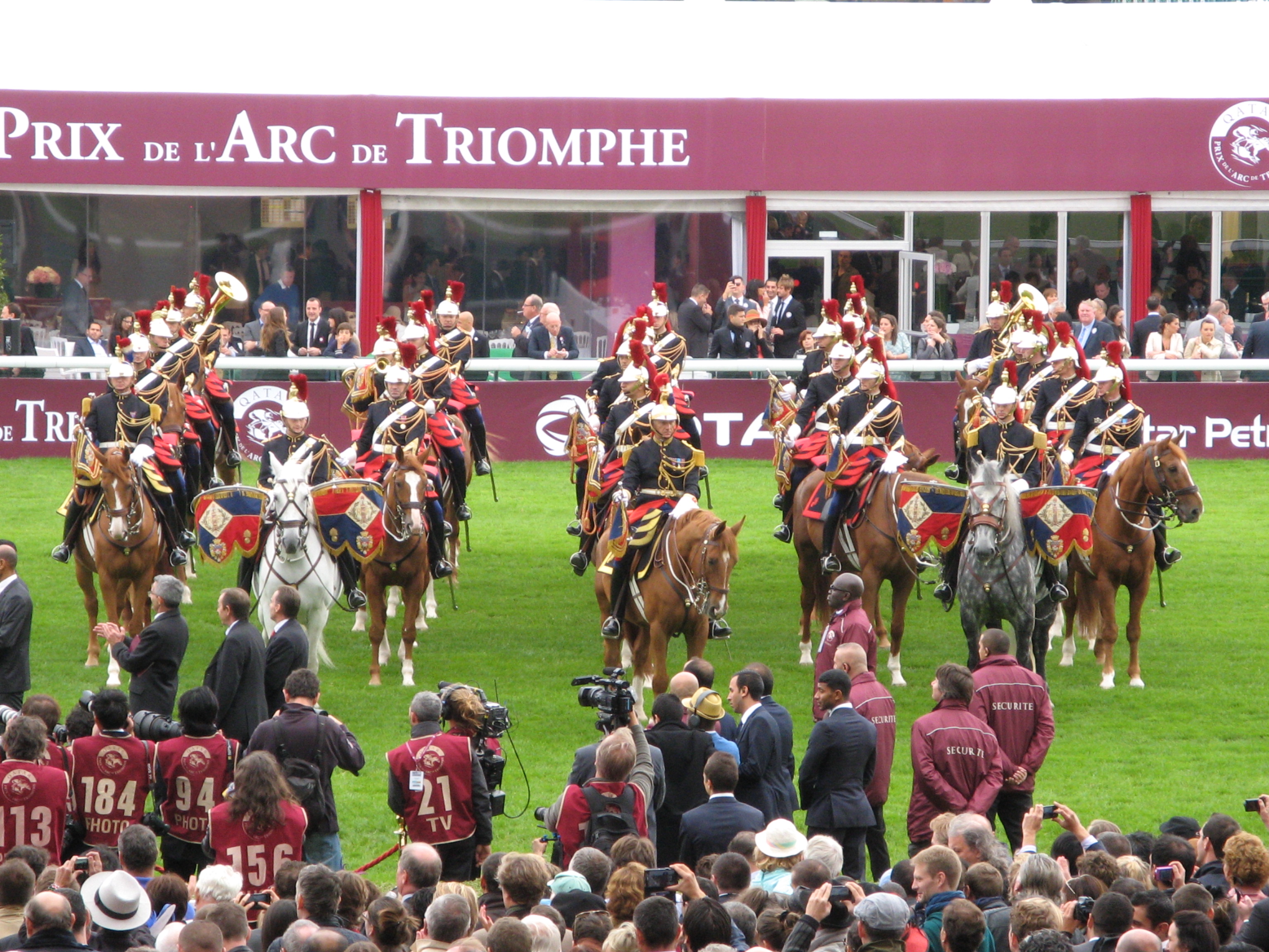 qatar prix arc de triomphe